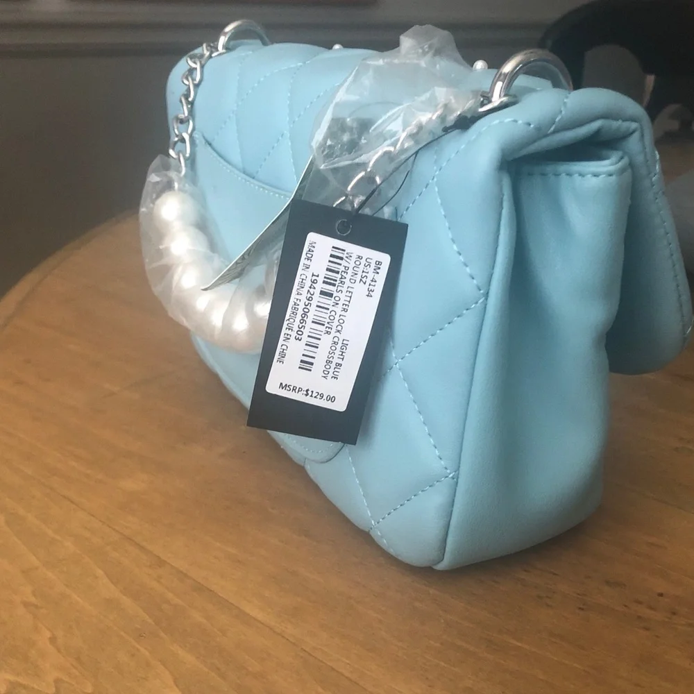 NWT! Badgley Mischka Light Blue Round Letter Lock crossbody bag. - Picture 8 of 10